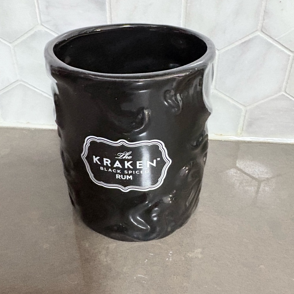 Black Ceramic Kraken glass